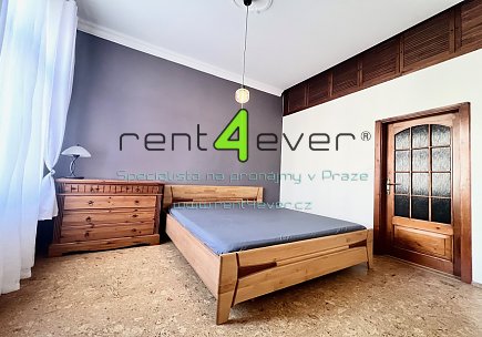 Pronájem bytu, Vinohrady, Vinohradská, byt 2+1, 51 m2, cihla, výtah, kompletně vybavený nábytkem, Rent4Ever.cz