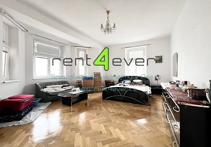 Pronájem bytu, Dejvice, Na Čihadle, byt 3+1, 92 m2, ve vile, balkon, zahrada, zařízený nábytkem, Rent4Ever.cz