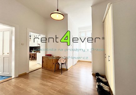 Pronájem bytu, Dejvice, Na Čihadle, byt 3+1, 92 m2, ve vile, balkon, zahrada, zařízený nábytkem, Rent4Ever.cz