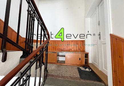 Pronájem bytu, Dejvice, Na Čihadle, byt 3+1, 92 m2, ve vile, balkon, zahrada, zařízený nábytkem, Rent4Ever.cz