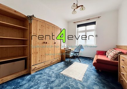 Pronájem bytu, Dejvice, Na Čihadle, byt 3+1, 92 m2, ve vile, balkon, zahrada, zařízený nábytkem, Rent4Ever.cz